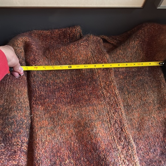 Women's hand knitted beautiful wool wooden buttons, Knit cardi wood buttons - Picture 6 of 13